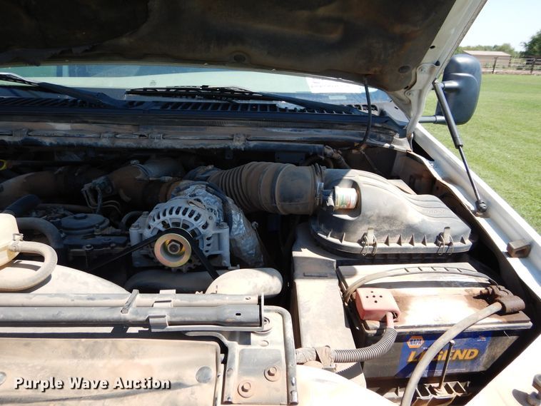 image for item DH3558 2001 Ford F550 Crew Cab utility truck