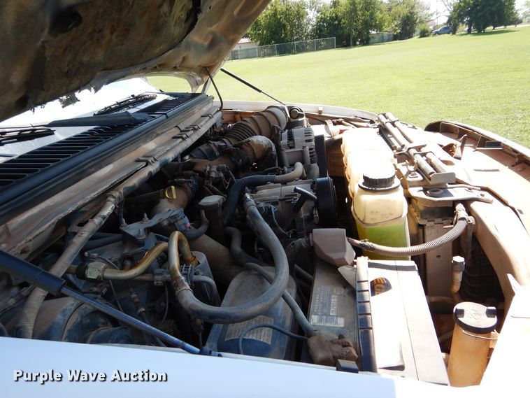 image for item DH3558 2001 Ford F550 Crew Cab utility truck