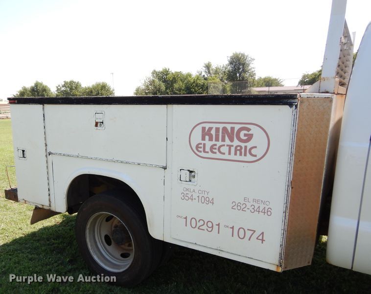 image for item DH3558 2001 Ford F550 Crew Cab utility truck