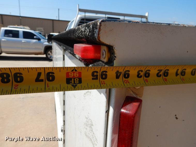 image for item DH3558 2001 Ford F550 Crew Cab utility truck