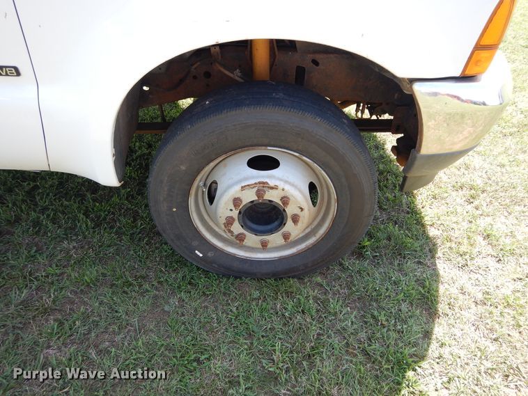 image for item DH3558 2001 Ford F550 Crew Cab utility truck