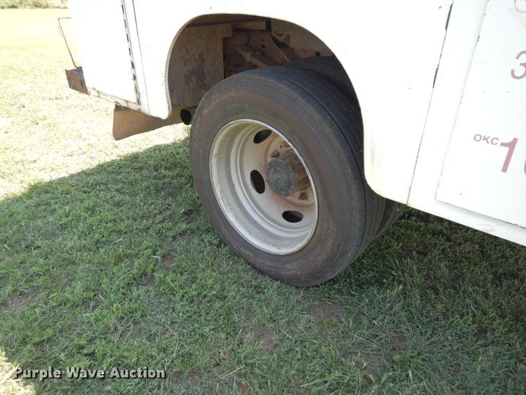 image for item DH3558 2001 Ford F550 Crew Cab utility truck