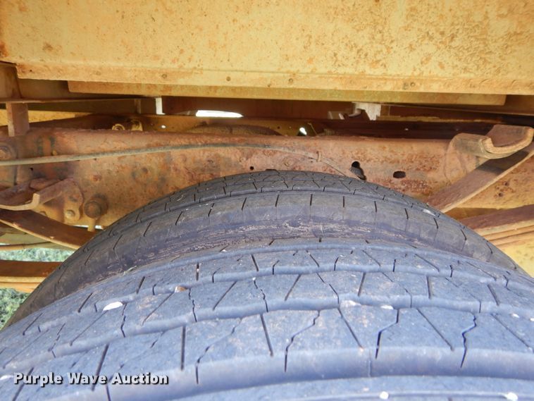 image for item DH3558 2001 Ford F550 Crew Cab utility truck