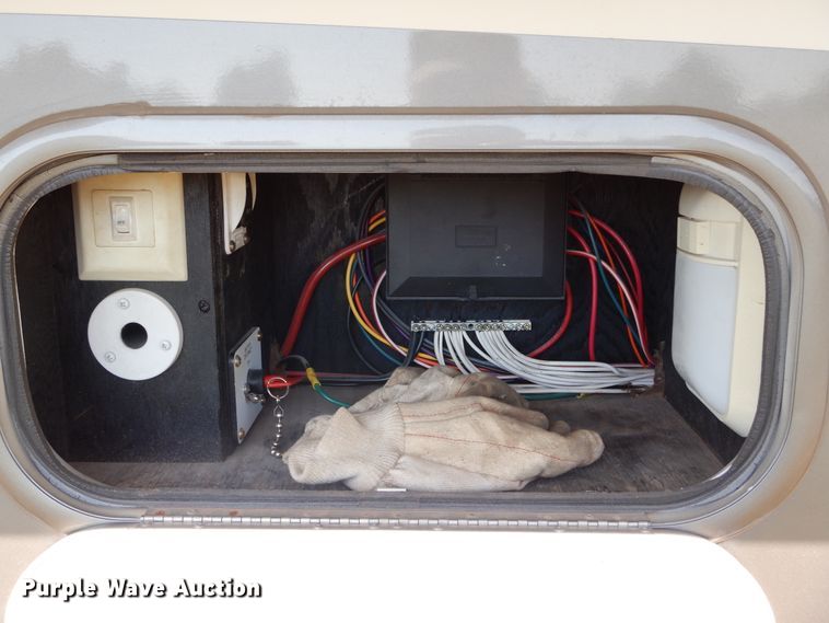 image for item DH3562 2006 Carriage Carri-Lite camper