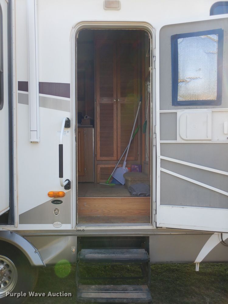 image for item DH3562 2006 Carriage Carri-Lite camper