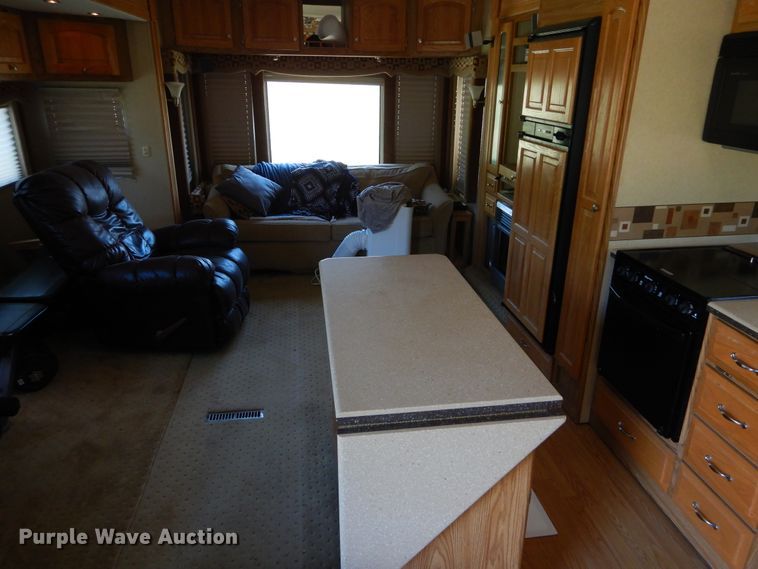 image for item DH3562 2006 Carriage Carri-Lite camper