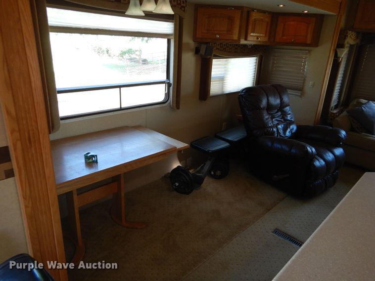 image for item DH3562 2006 Carriage Carri-Lite camper