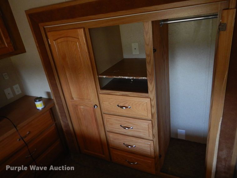 image for item DH3562 2006 Carriage Carri-Lite camper