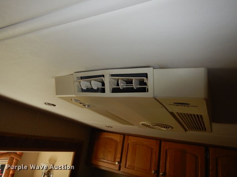 image for item DH3562 2006 Carriage Carri-Lite camper