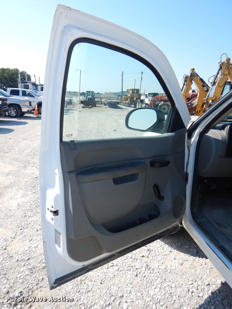 image for item DH3571 2011 Chevrolet Silverado 1500 pickup truck