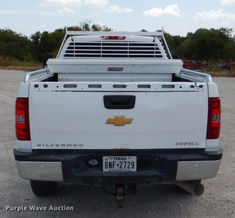 image for item DH5263 2013 Chevrolet Silverado 2500HD Crew Cab pickup truck