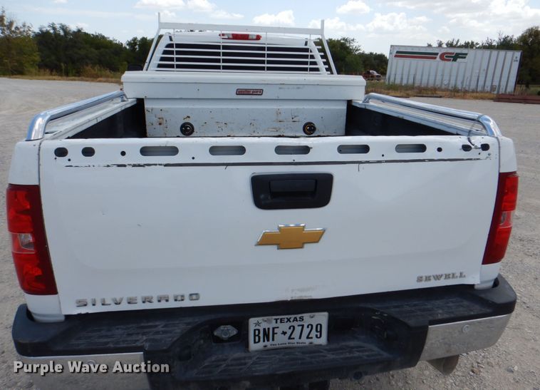 image for item DH5263 2013 Chevrolet Silverado 2500HD Crew Cab pickup truck