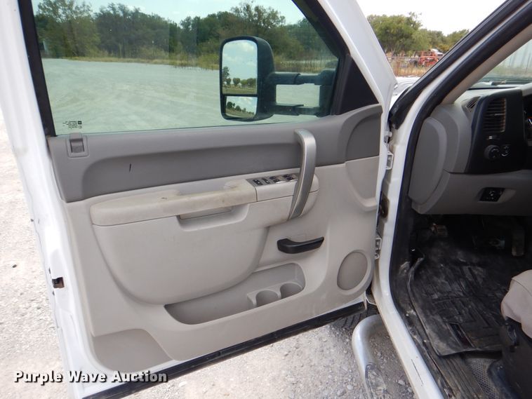 image for item DH5263 2013 Chevrolet Silverado 2500HD Crew Cab pickup truck