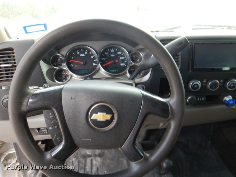 image for item DH5263 2013 Chevrolet Silverado 2500HD Crew Cab pickup truck