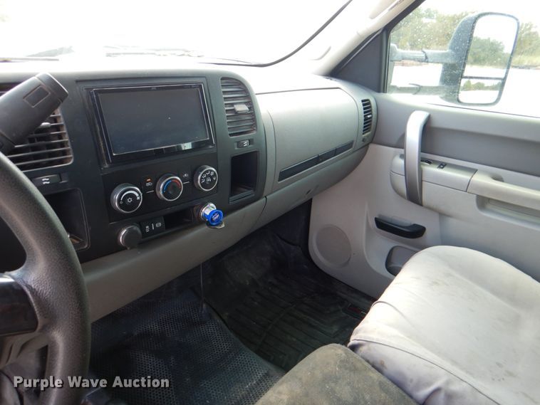 image for item DH5263 2013 Chevrolet Silverado 2500HD Crew Cab pickup truck