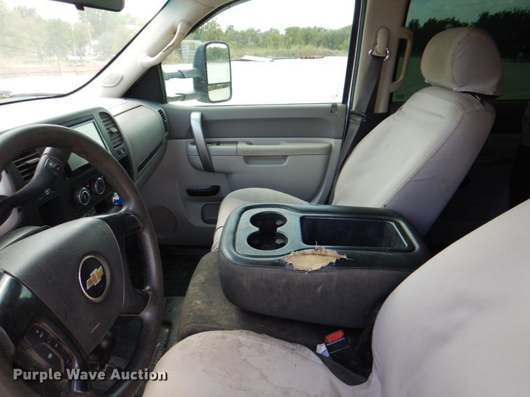 image for item DH5263 2013 Chevrolet Silverado 2500HD Crew Cab pickup truck