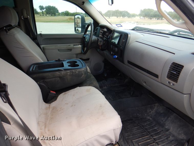 image for item DH5263 2013 Chevrolet Silverado 2500HD Crew Cab pickup truck