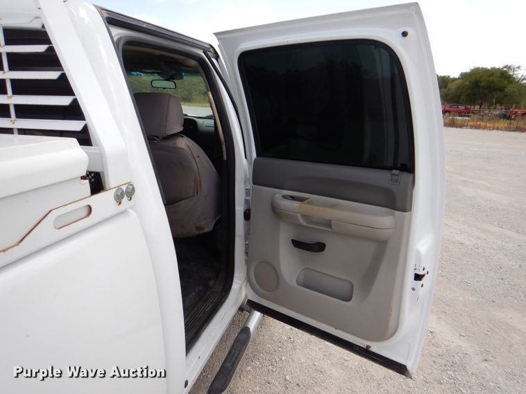 image for item DH5263 2013 Chevrolet Silverado 2500HD Crew Cab pickup truck