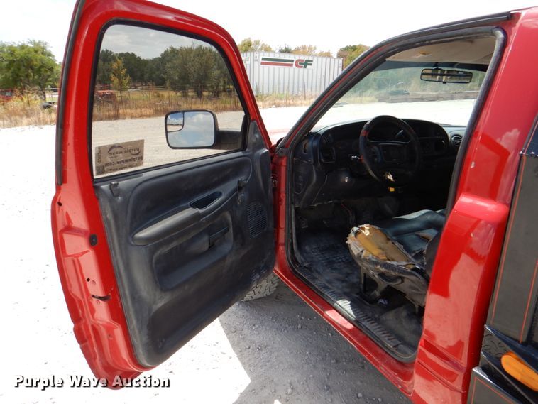 image for item DH5264 2002 Dodge Ram 2500 pickup truck