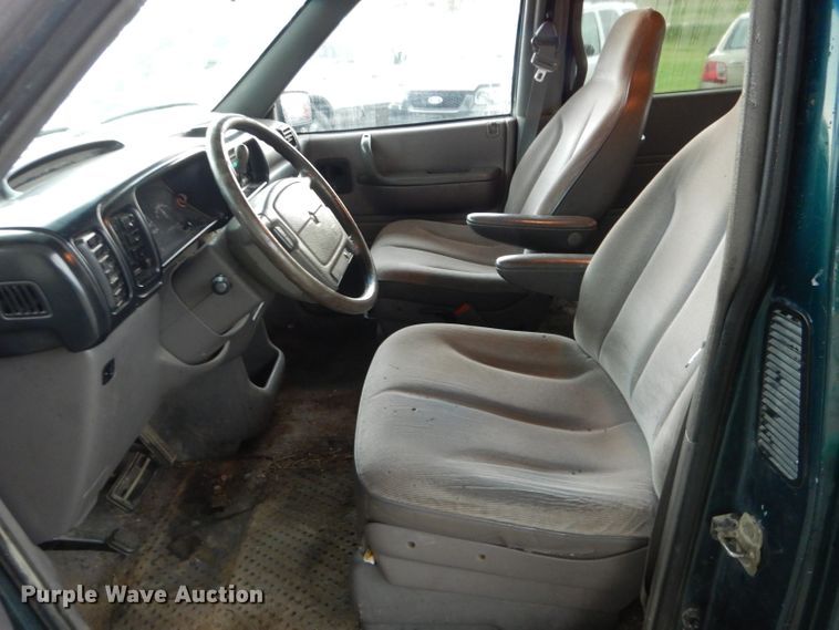 image for item DH6088 1994 Dodge Caravan van