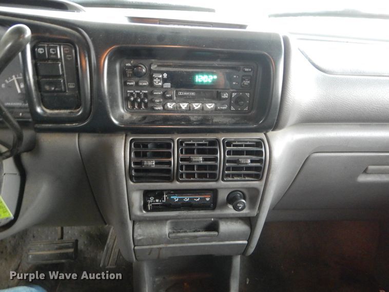 image for item DH6088 1994 Dodge Caravan van