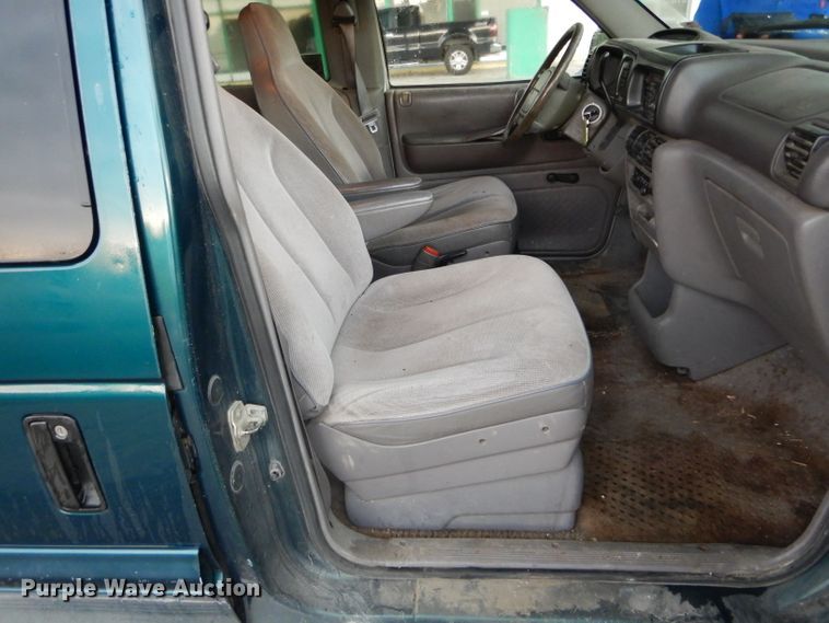 image for item DH6088 1994 Dodge Caravan van