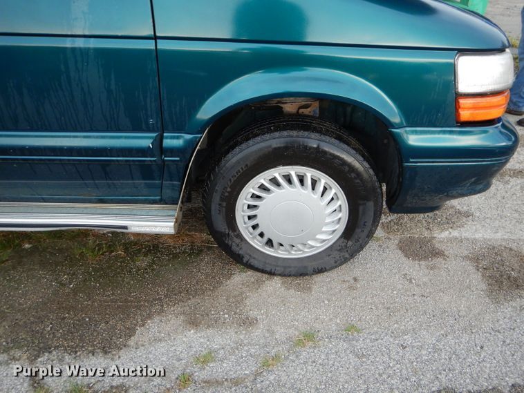 image for item DH6088 1994 Dodge Caravan van