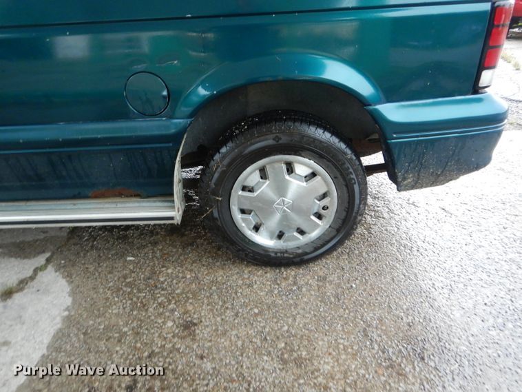image for item DH6088 1994 Dodge Caravan van