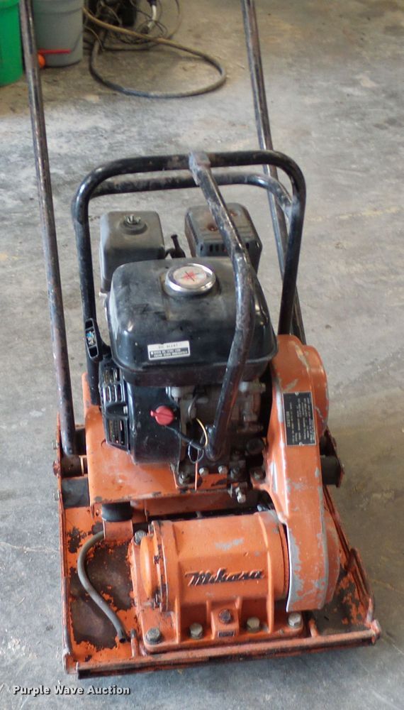 image for item DI0634 Multiquip MVC-90L vibratory plate compactor