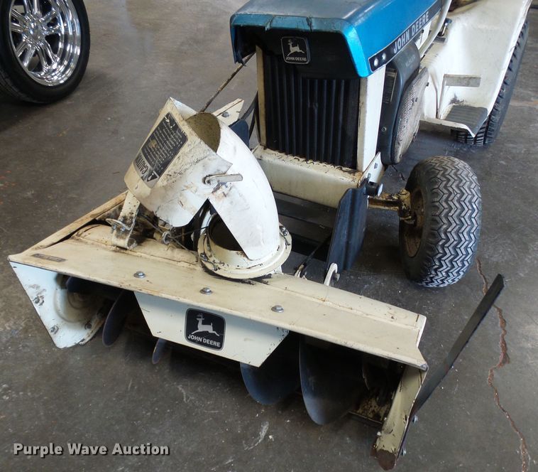 image for item DI0638 John Deere 112 lawn mower