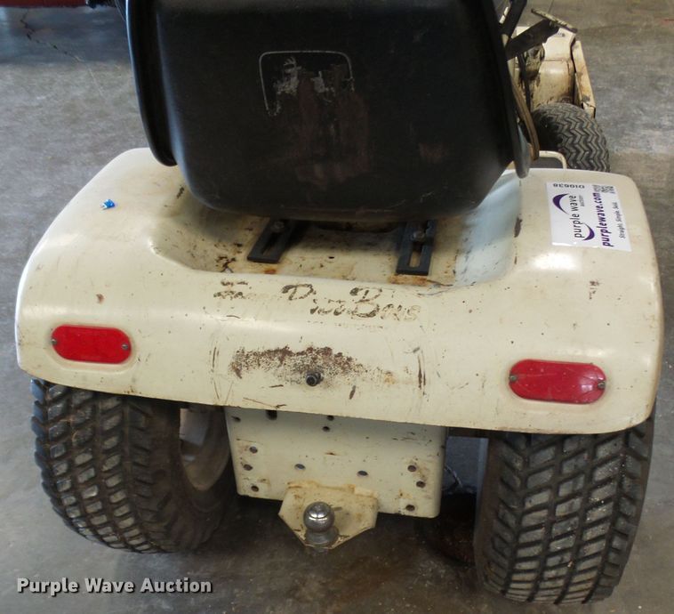 image for item DI0638 John Deere 112 lawn mower