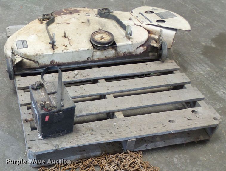 image for item DI0638 John Deere 112 lawn mower