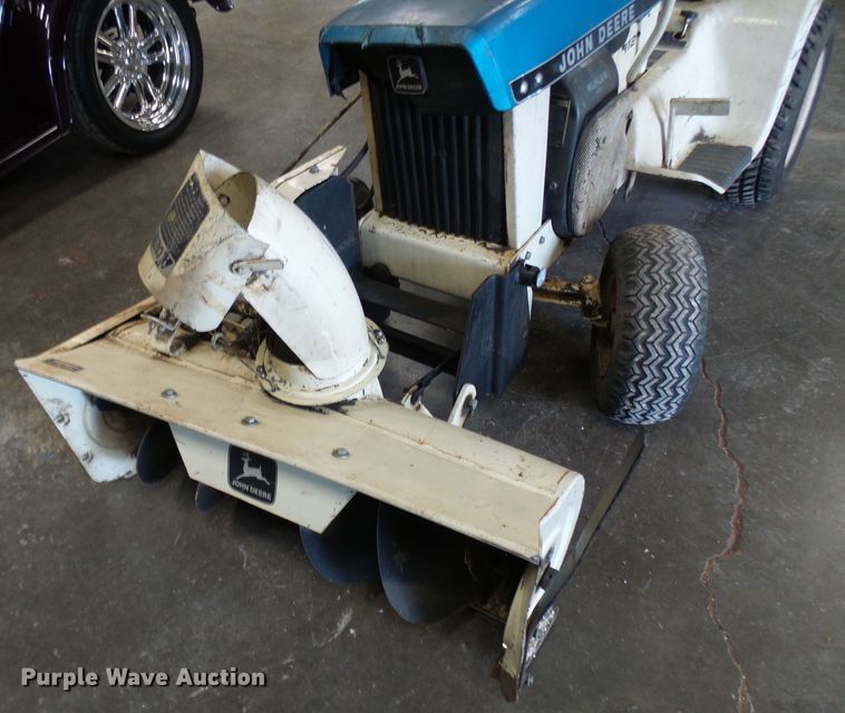 image for item DI0638 John Deere 112 lawn mower