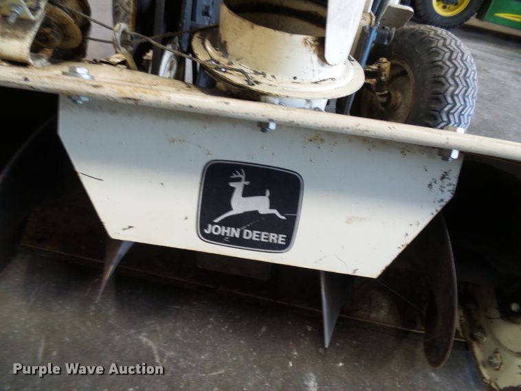 image for item DI0638 John Deere 112 lawn mower