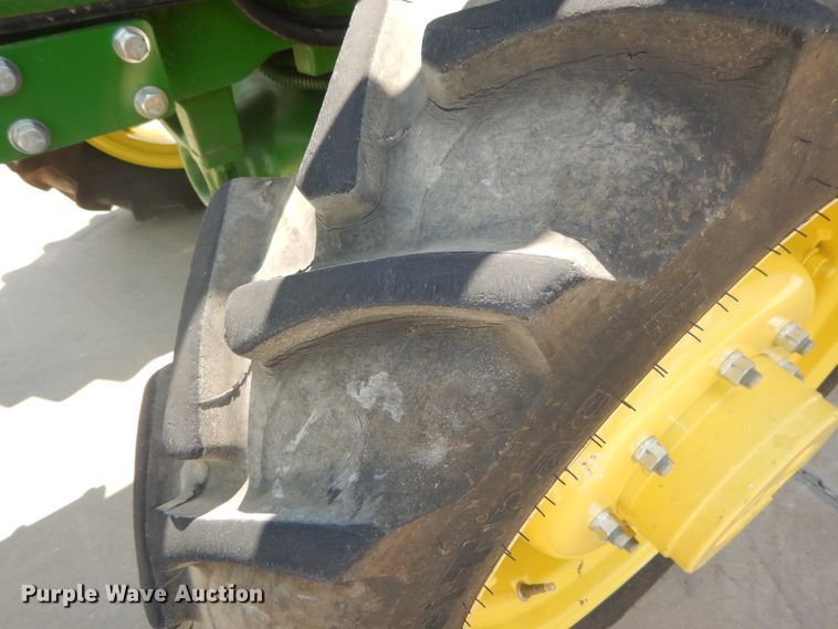 image for item DI1763 2018 John Deere 5055E MFWD tractor