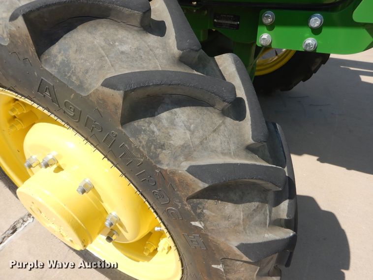 image for item DI1763 2018 John Deere 5055E MFWD tractor