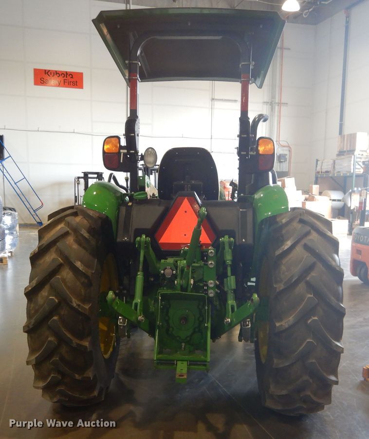 image for item DI1764 2018 John Deere 5055E MFWD tractor