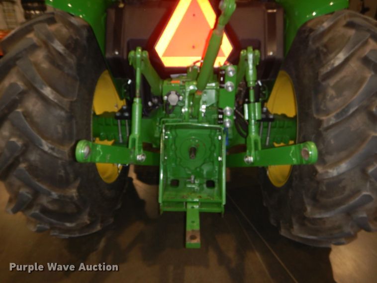 image for item DI1764 2018 John Deere 5055E MFWD tractor