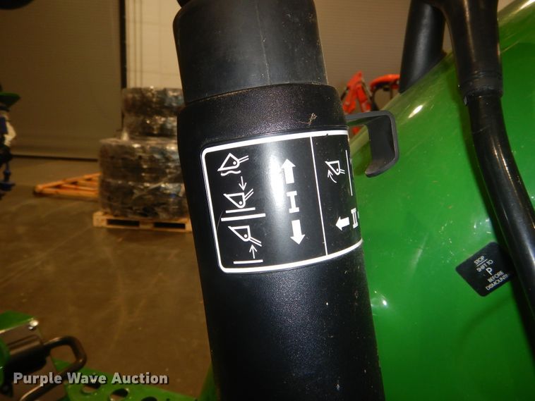 image for item DI1764 2018 John Deere 5055E MFWD tractor