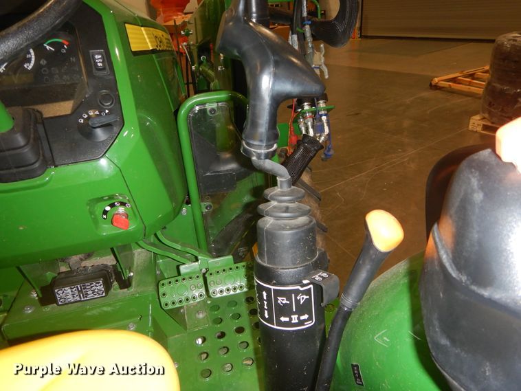 image for item DI1764 2018 John Deere 5055E MFWD tractor