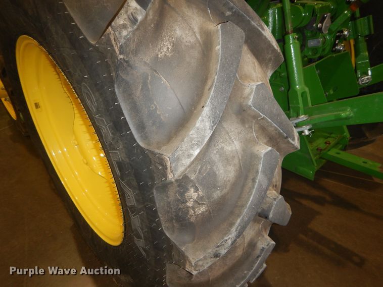 image for item DI1764 2018 John Deere 5055E MFWD tractor