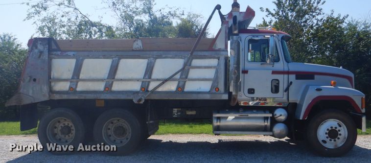 image for item DI2314 2001 Mack CH dump truck