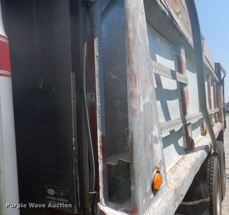 image for item DI2314 2001 Mack CH dump truck