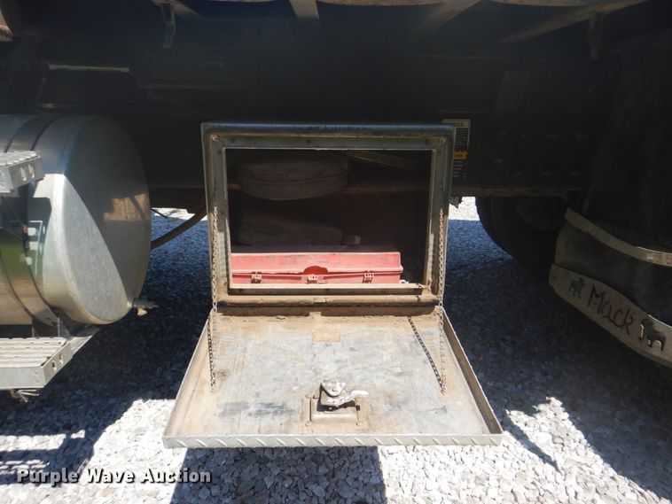 image for item DI2314 2001 Mack CH dump truck