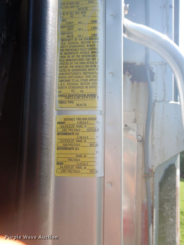 image for item DI2314 2001 Mack CH dump truck