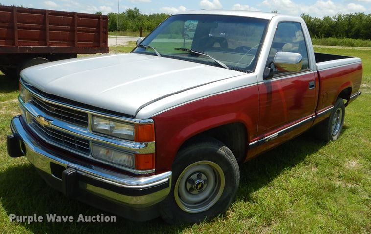 image for item ED9441 1992 Chevrolet C1500 pickup truck