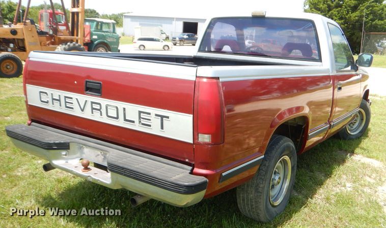 image for item ED9441 1992 Chevrolet C1500 pickup truck