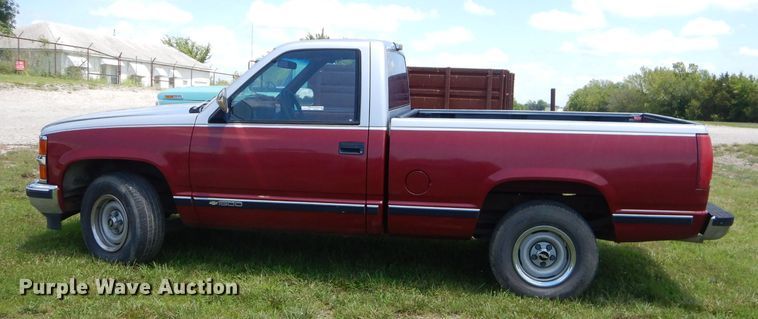 image for item ED9441 1992 Chevrolet C1500 pickup truck