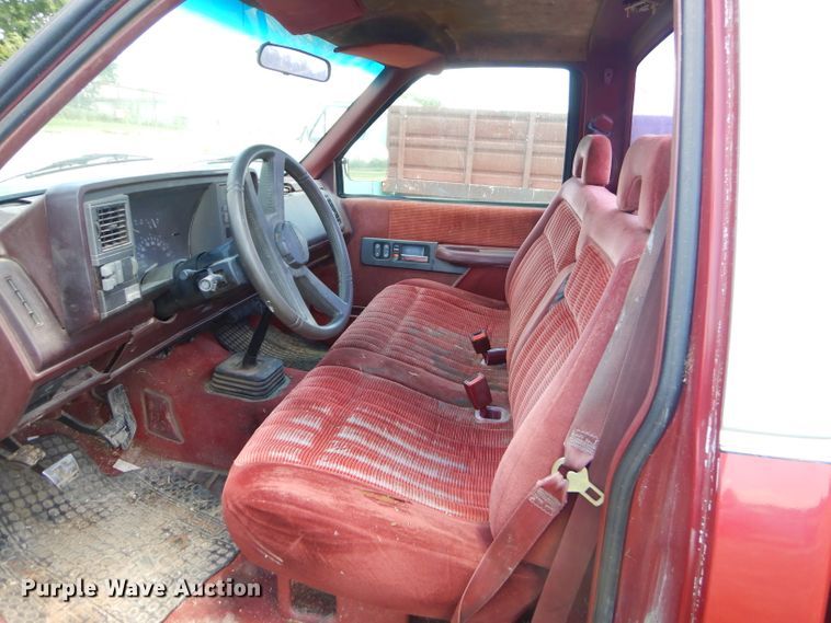 image for item ED9441 1992 Chevrolet C1500 pickup truck