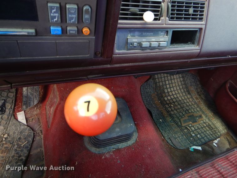 image for item ED9441 1992 Chevrolet C1500 pickup truck